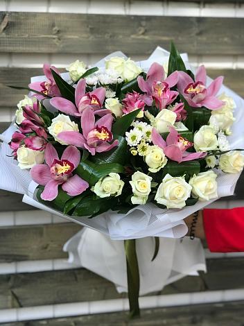 Букет цветов из: Розы и Хризантемы в Октябрьском Республики Северная Осетия-Алания