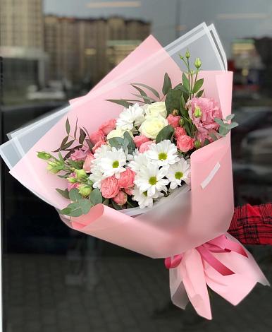 Букет цветов из: Розы, Лизиантусы и Хризантемы в Октябрьском Республики Северная Осетия-Алания
